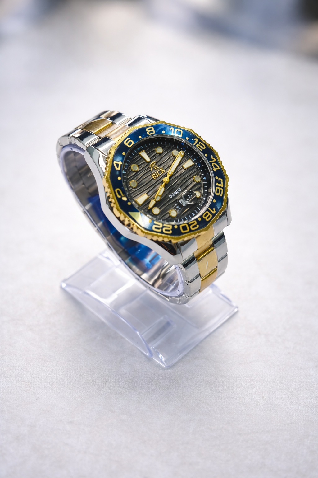 Stylish Blue & Gold Men’s Quartz Watch – Stainless Steel Luxury Wrist Watch